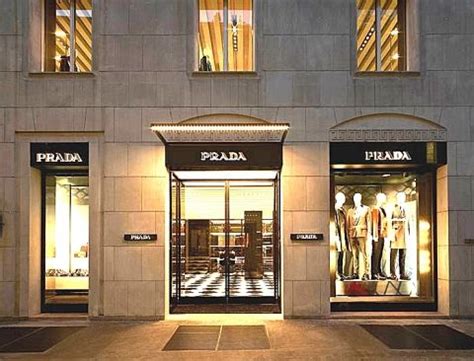 milano montenapoleone prada allestimento|prada milano italy.